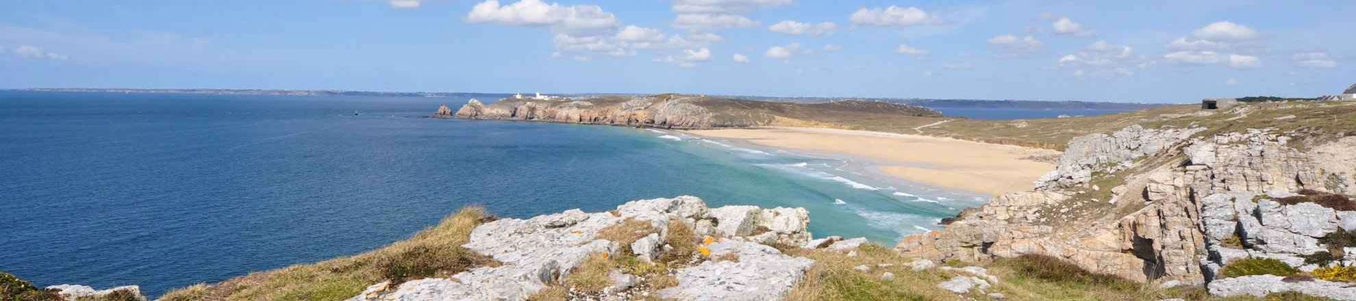 Urlaub-Bretagne im Finistère, der Sandstrand Pen Hat von Camaret-sur-mer ist einer der schönsten Strände der Bretagne