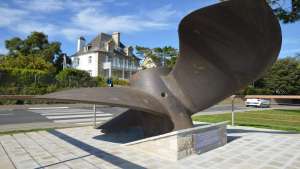 Das Denkmal der Jeanne D'Arc der französichen Marine in Morgat